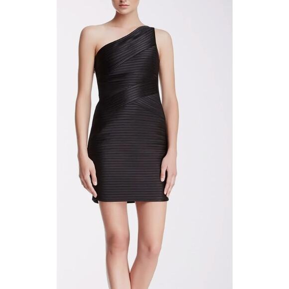BCBG Maxazri Mamie One Shoulder Cocktail Dress Mini Black Size 6 bandage style - Picture 9 of 9